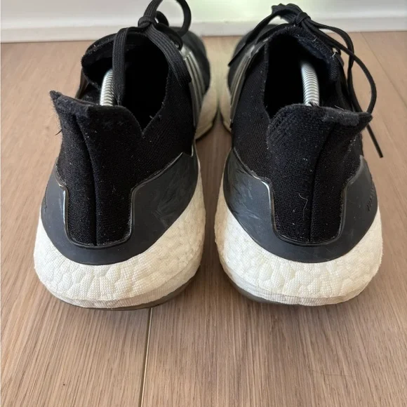 Adidas Ultraboost 22 running shoes size 12